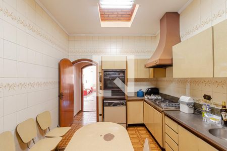 Casa à venda com 400m², 3 quartos e 8 vagas Casa à venda com 400m², 3 quartos e 8 vagasCozinha