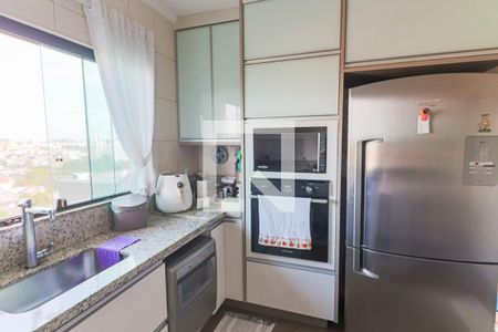 Casa à venda com 200m², 4 quartos e 4 vagas Casa à venda com 200m², 4 quartos e 4 vagasCozinha