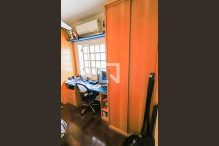 Casa à venda com 200m², 4 quartos e 4 vagas Casa à venda com 200m², 4 quartos e 4 vagasSuite 2