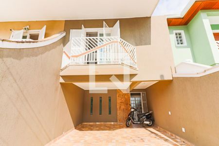 Casa à venda com 200m², 4 quartos e 4 vagas Casa à venda com 200m², 4 quartos e 4 vagasGaragem
