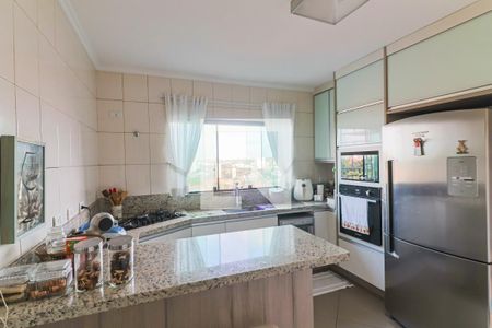 Casa à venda com 200m², 4 quartos e 4 vagas Casa à venda com 200m², 4 quartos e 4 vagasCozinha