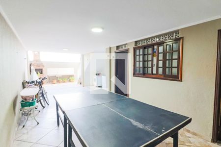 Casa à venda com 200m², 4 quartos e 4 vagas Casa à venda com 200m², 4 quartos e 4 vagasLavanderia / Churrasqueira