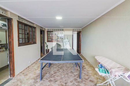 Casa à venda com 200m², 4 quartos e 4 vagas Casa à venda com 200m², 4 quartos e 4 vagasLavanderia / Churrasqueira