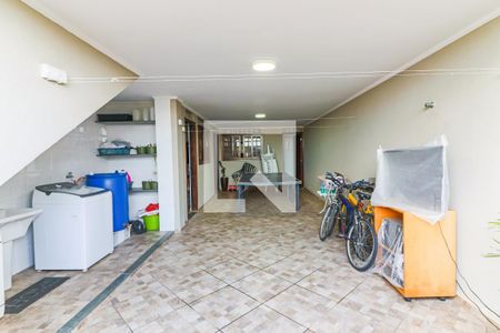 Casa à venda com 200m², 4 quartos e 4 vagas Casa à venda com 200m², 4 quartos e 4 vagasLavanderia / Churrasqueira