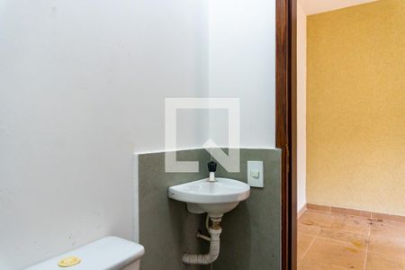Casa à venda com 237m², 4 quartos e 2 vagas Casa à venda com 237m², 4 quartos e 2 vagasBanheiro de serviço