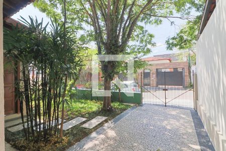 Casa à venda com 180m², 3 quartos e 5 vagas Casa à venda com 180m², 3 quartos e 5 vagasGaragem