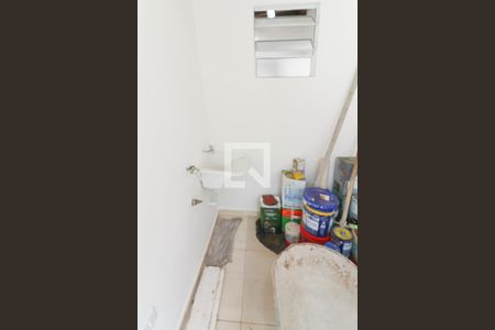 Casa à venda com 180m², 3 quartos e 5 vagas Casa à venda com 180m², 3 quartos e 5 vagasLavanderia