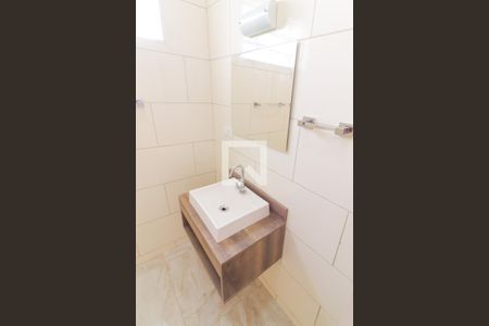 Casa à venda com 180m², 3 quartos e 5 vagas Casa à venda com 180m², 3 quartos e 5 vagasBanheiro Social