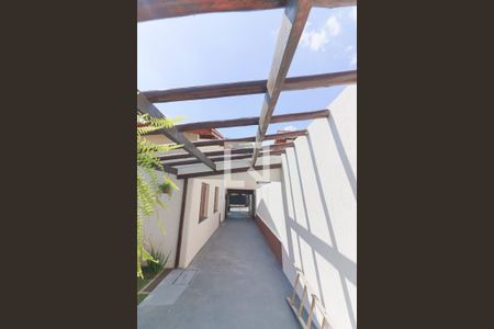 Casa à venda com 180m², 3 quartos e 5 vagas Casa à venda com 180m², 3 quartos e 5 vagasGaragem