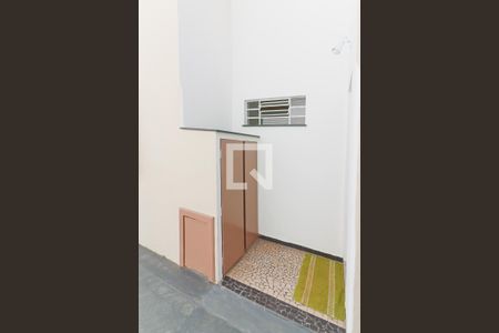 Casa à venda com 180m², 3 quartos e 5 vagas Casa à venda com 180m², 3 quartos e 5 vagasQuintal