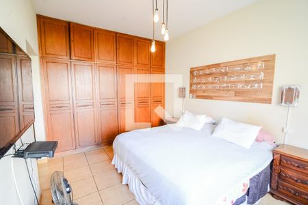 Apartamento à venda com 140m², 4 quartos e 2 vagas Apartamento à venda com 140m², 4 quartos e 2 vagasSuíte