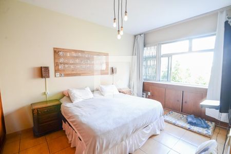 Apartamento à venda com 140m², 4 quartos e 2 vagas Apartamento à venda com 140m², 4 quartos e 2 vagasSuíte