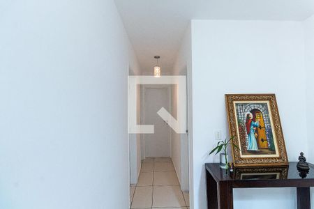 Corredor de apartamento para alugar com 3 quartos, 62m² em Vila Araguaia, São Paulo