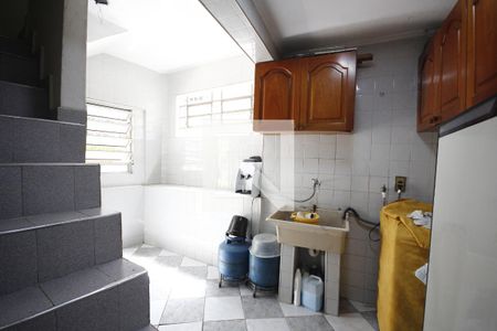 Casa à venda com 240m², 3 quartos e 2 vagasÁrea de Serviço