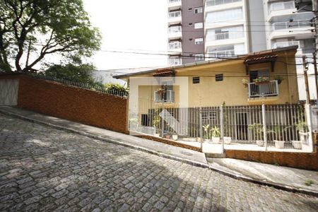 Casa à venda com 240m², 3 quartos e 2 vagasFachada