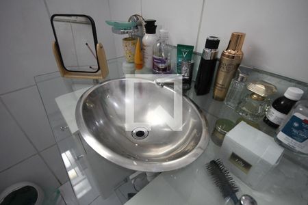 Casa à venda com 240m², 3 quartos e 2 vagasSuíte 2