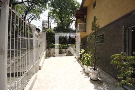 Casa à venda com 240m², 3 quartos e 2 vagasQuintal