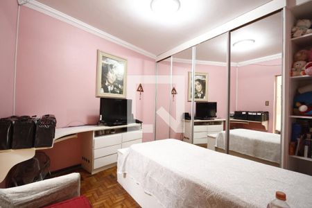 Casa à venda com 240m², 3 quartos e 2 vagasSuíte 3