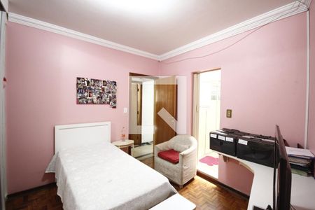 Casa à venda com 240m², 3 quartos e 2 vagasSuíte 3