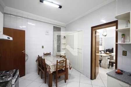 Casa à venda com 240m², 3 quartos e 2 vagasCozinha