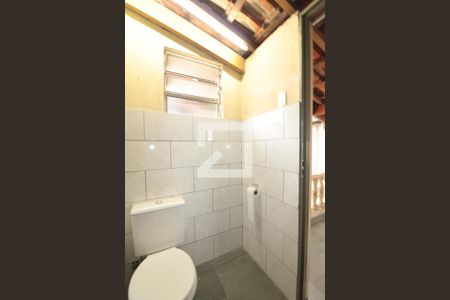 Casa à venda com 150m², 3 quartos e 1 vagaBanheiro perto dqa churrasqueira 