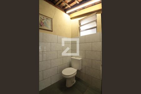 Casa à venda com 150m², 3 quartos e 1 vagaBanheiro perto dqa churrasqueira 