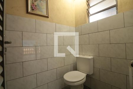 Casa à venda com 150m², 3 quartos e 1 vagaBanheiro perto dqa churrasqueira 