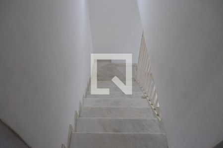 Casa à venda com 155m², 4 quartos e 2 vagasescada