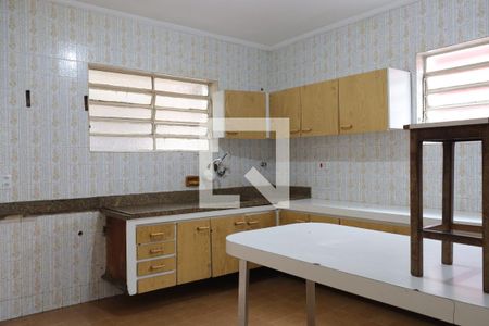 Casa à venda com 155m², 4 quartos e 2 vagascozinha