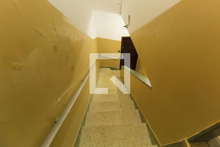 Apartamento à venda com 87m², 2 quartos e sem vaga Apartamento à venda com 87m², 2 quartos e sem vagaEscada