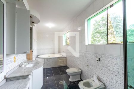 Apartamento à venda com 600m², 3 quartos e 4 vagas Apartamento à venda com 600m², 3 quartos e 4 vagasBanheiro dos Quartos 1 e 2