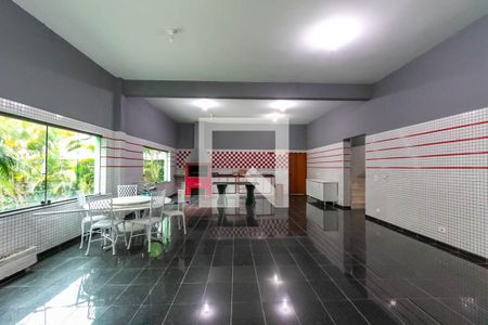 Apartamento à venda com 600m², 3 quartos e 4 vagas Apartamento à venda com 600m², 3 quartos e 4 vagasSalão de festas e churrasqueira