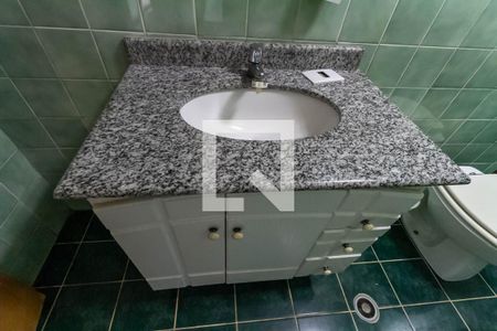 Apartamento à venda com 600m², 3 quartos e 4 vagas Apartamento à venda com 600m², 3 quartos e 4 vagasBanheiro da Edícula