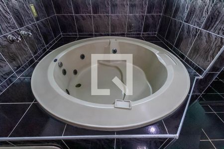 Apartamento à venda com 600m², 3 quartos e 4 vagas Apartamento à venda com 600m², 3 quartos e 4 vagasBanheiro da Suíte