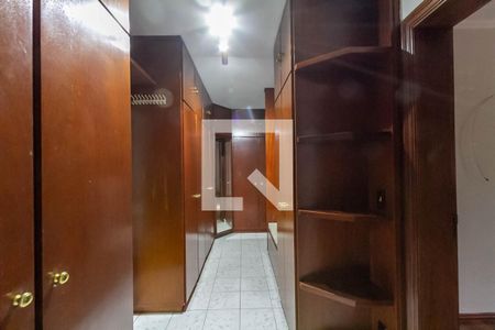 Apartamento à venda com 600m², 3 quartos e 4 vagas Apartamento à venda com 600m², 3 quartos e 4 vagasCloset do Quarto 1 e2