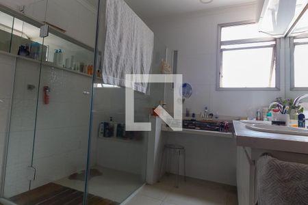 Apartamento à venda com 200m², 4 quartos e 2 vagas Apartamento à venda com 200m², 4 quartos e 2 vagasBanheiro da Suíte