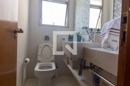 Apartamento à venda com 200m², 4 quartos e 2 vagas Apartamento à venda com 200m², 4 quartos e 2 vagasLavabo