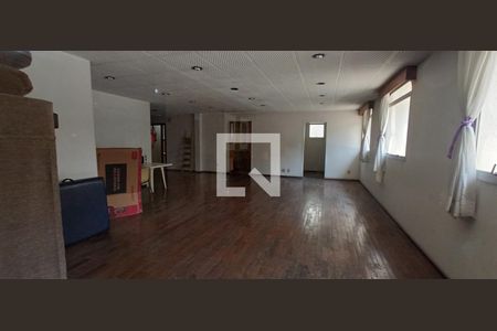 Apartamento à venda com 200m², 4 quartos e 2 vagas Apartamento à venda com 200m², 4 quartos e 2 vagasÁrea comum - Salão de festas