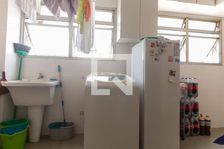 Apartamento à venda com 200m², 4 quartos e 2 vagas Apartamento à venda com 200m², 4 quartos e 2 vagasÁrea de Serviço