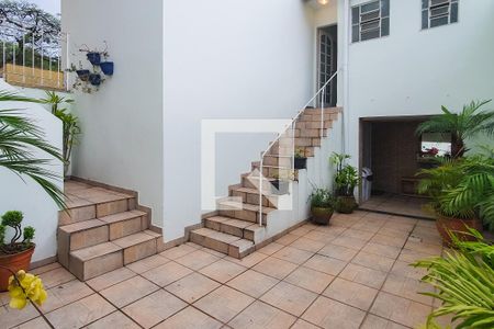 Casa à venda com 250m², 4 quartos e 2 vagas Casa à venda com 250m², 4 quartos e 2 vagasÁrea Externa