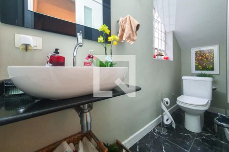 Casa à venda com 250m², 4 quartos e 2 vagas Casa à venda com 250m², 4 quartos e 2 vagasLavabo