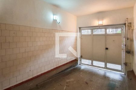 Casa à venda com 250m², 4 quartos e 2 vagas Casa à venda com 250m², 4 quartos e 2 vagasGaragem