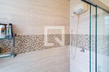 Casa à venda com 250m², 4 quartos e 2 vagas Casa à venda com 250m², 4 quartos e 2 vagasBanheiro