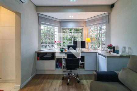 Casa à venda com 250m², 4 quartos e 2 vagas Casa à venda com 250m², 4 quartos e 2 vagasQuarto Suíte