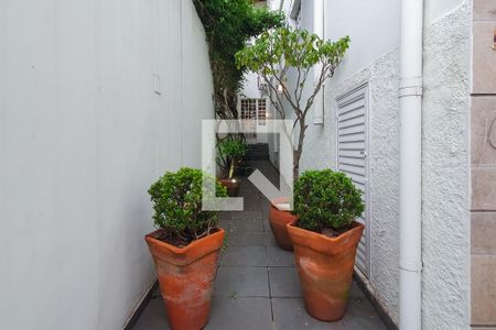 Casa à venda com 250m², 4 quartos e 2 vagas Casa à venda com 250m², 4 quartos e 2 vagasÁrea Externa