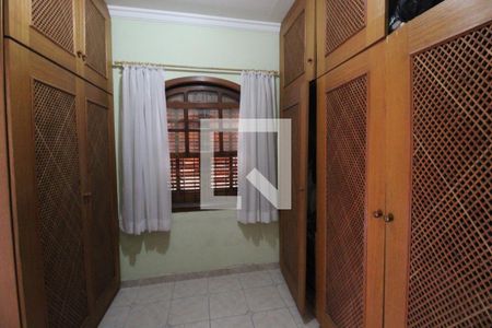 Casa à venda com 1000m², 3 quartos e 6 vagasQuarto de serviço