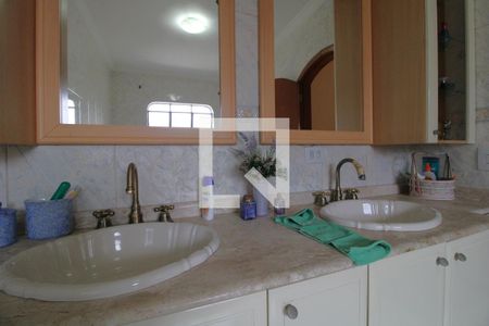 Casa à venda com 1000m², 3 quartos e 6 vagasPias banheiro da suíte 3