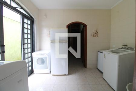 Casa à venda com 1000m², 3 quartos e 6 vagasLavanderia