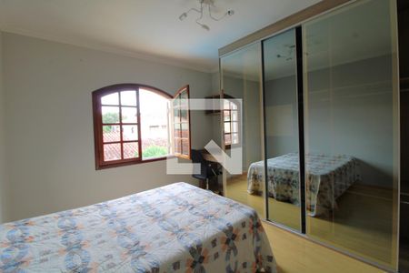 Casa à venda com 1000m², 3 quartos e 6 vagasSuíte 2