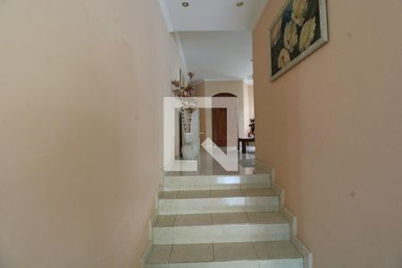 Casa à venda com 1000m², 3 quartos e 6 vagasEscada